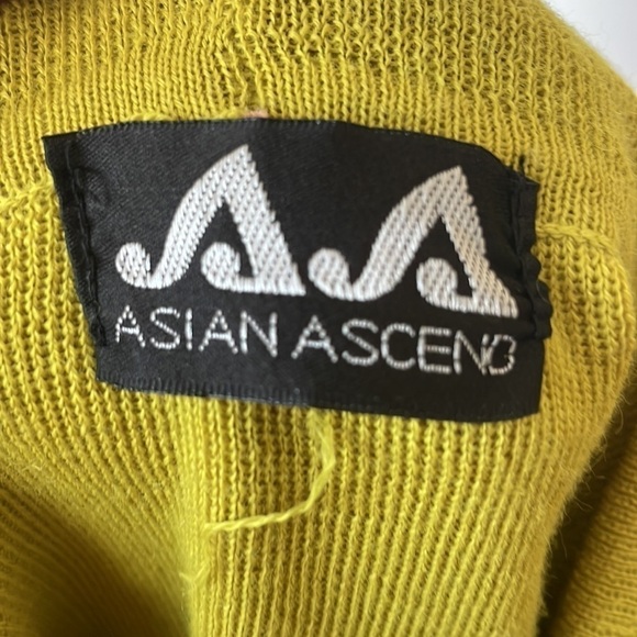 VINTAGE Nautical 🌊 Mustard and Navy Parch Sweater - Picture 8 of 8